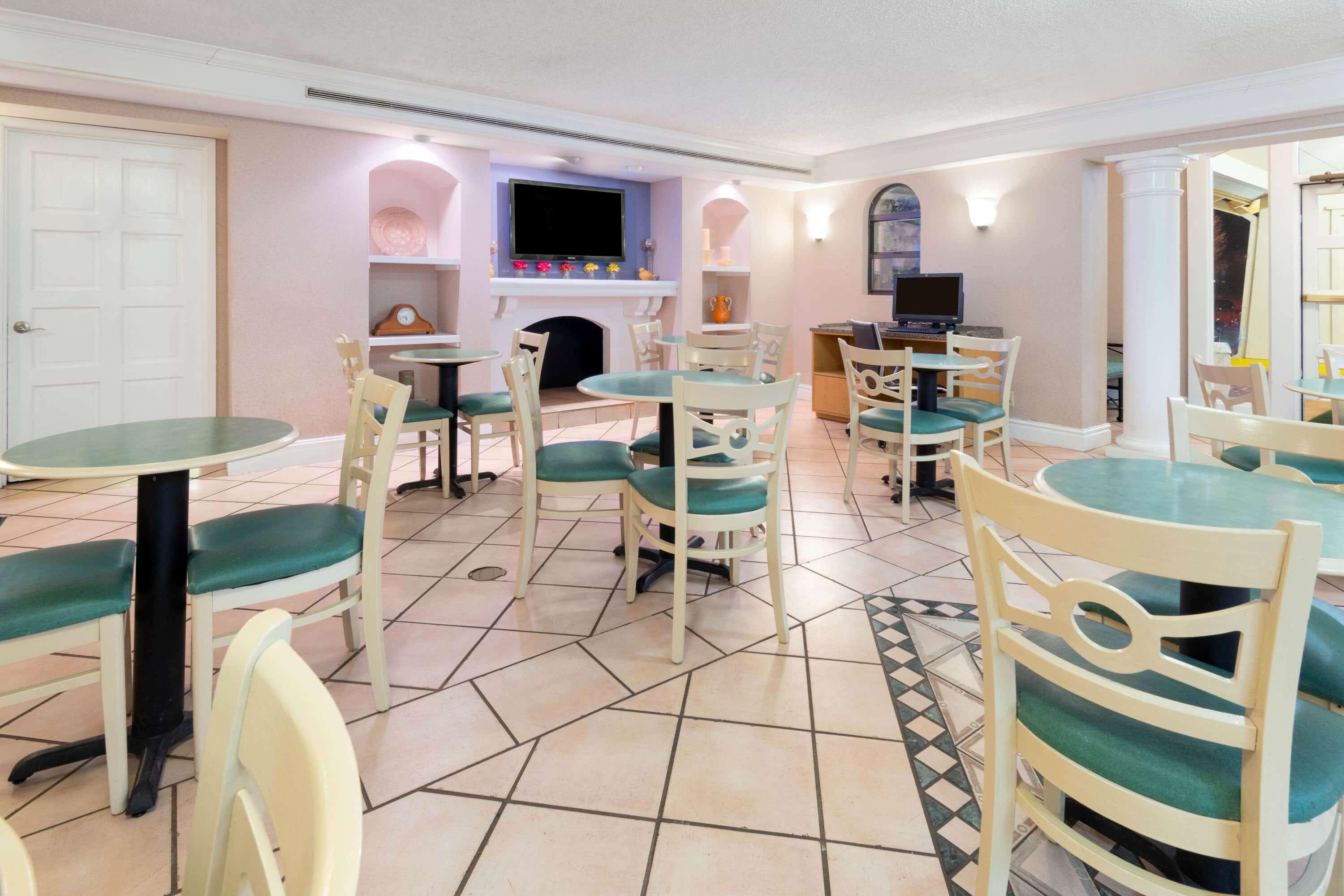 La Quinta By Wyndham Farmington